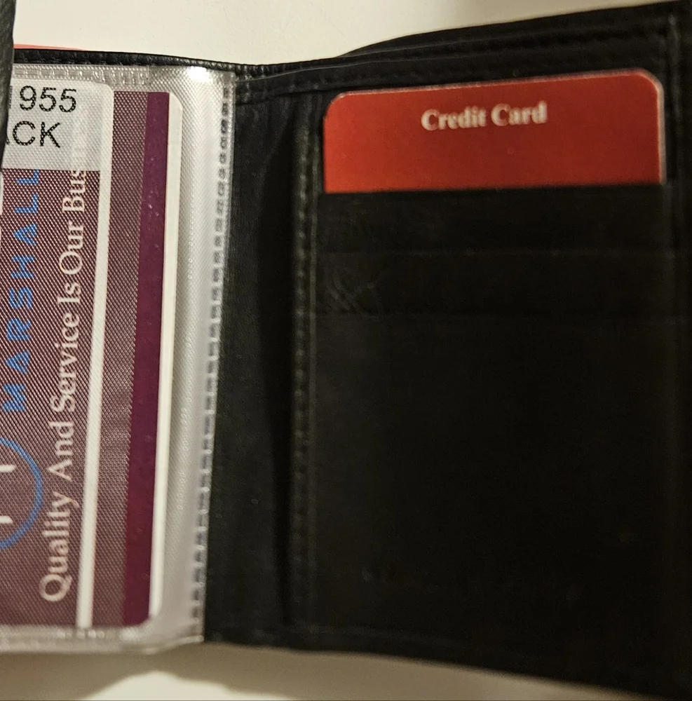 NWT Swiss Marshall RFID Tri-Fold Leather Wallet